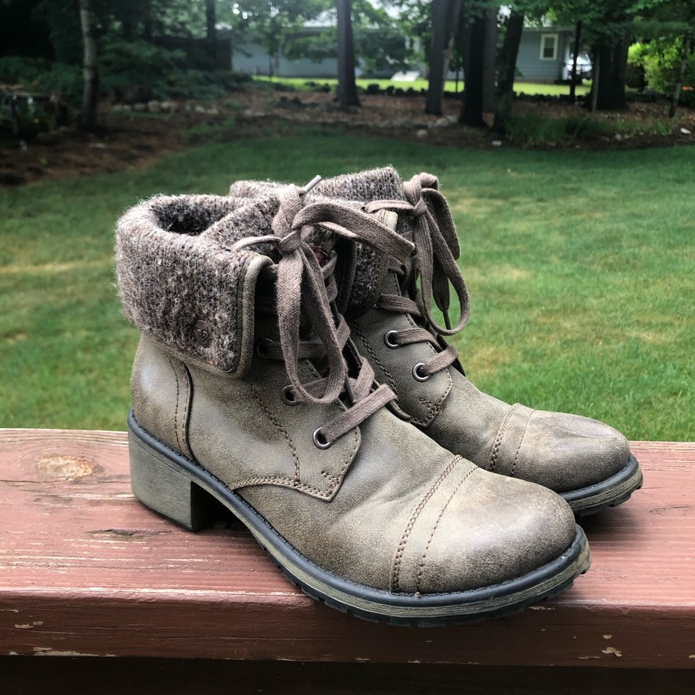 Roxy Lace-Up Fold-Over Light Brown Combat Boots